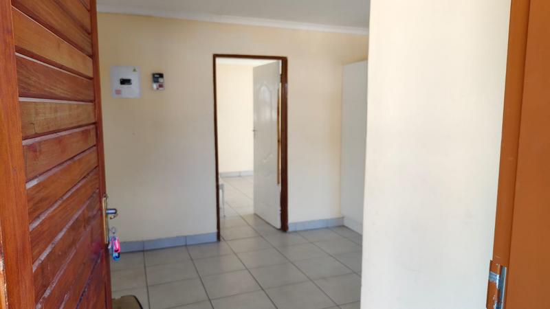 To Let 1 Bedroom Property for Rent in Miederpark North West